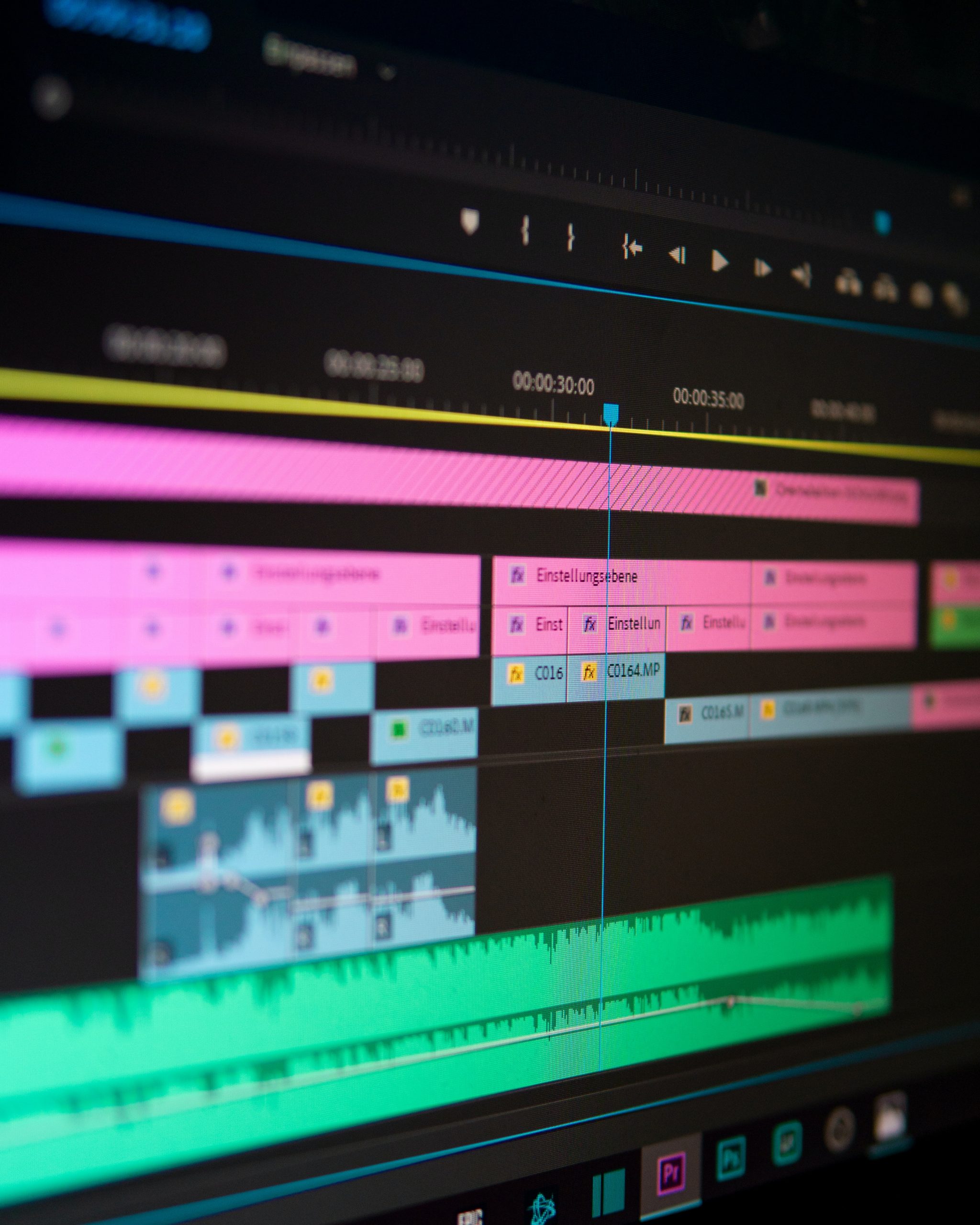 Computer screen shot showing mixed audio and video tracks